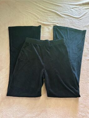 Pink Lily Black Ribbed Lounge Pants